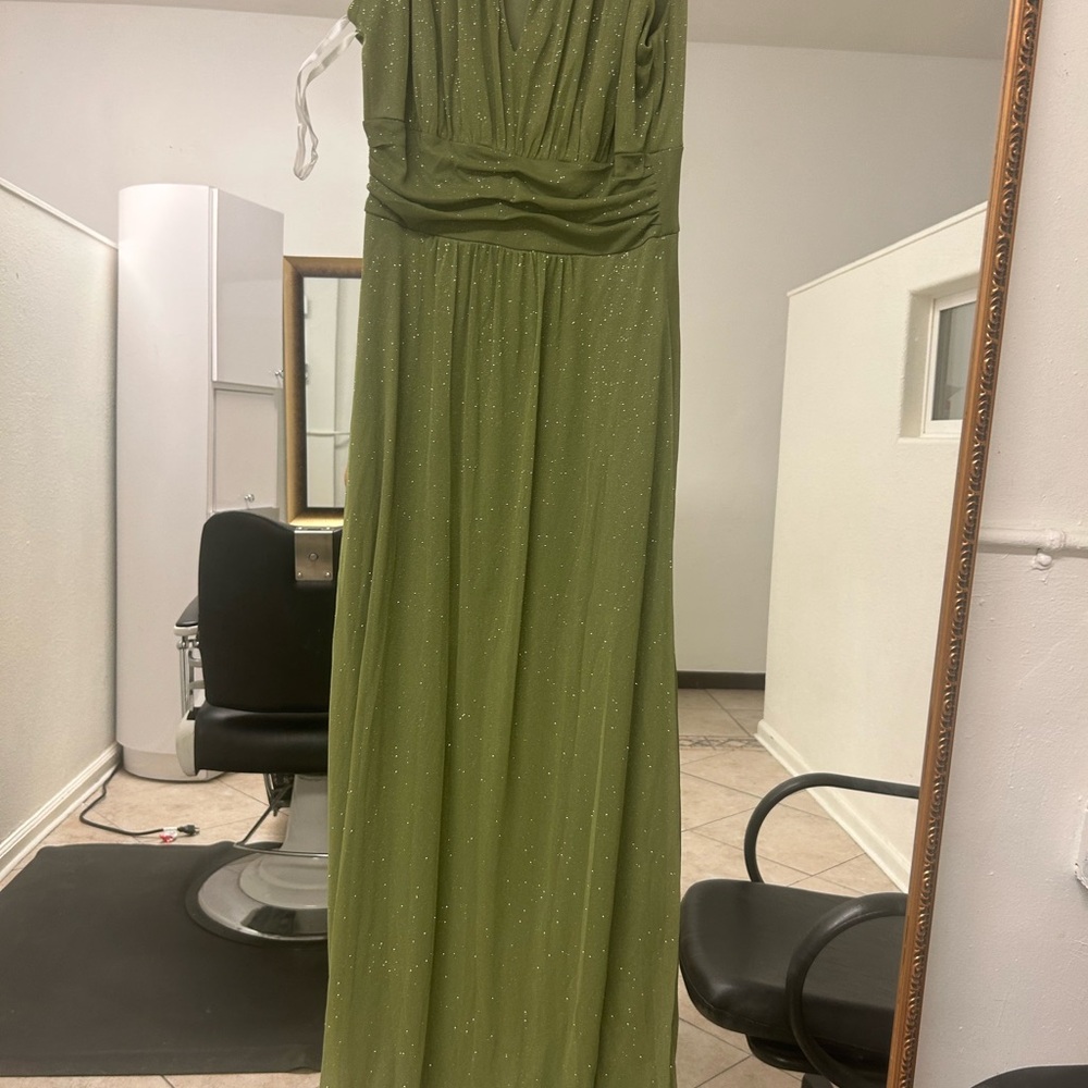 Elegant Green Evening Gown